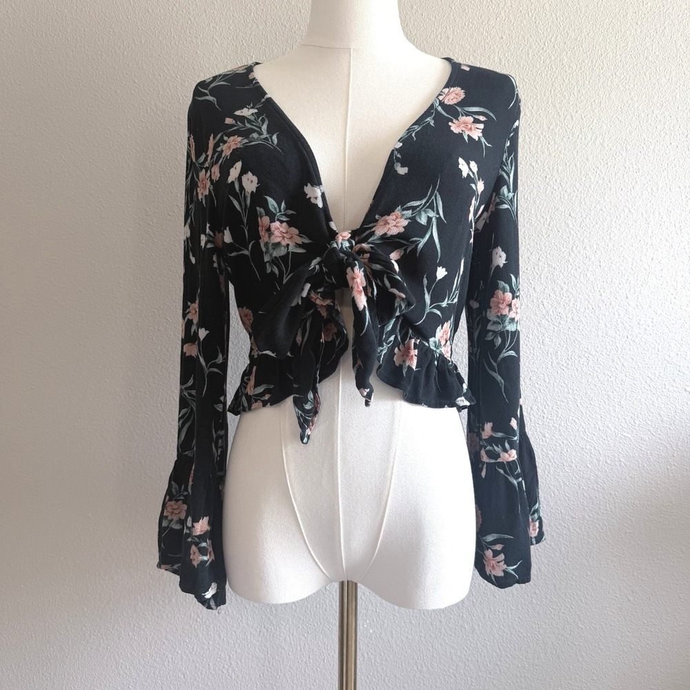 American Eagle Floral Cropped Wrap‎ Tie V-Neck Blouse Black Pink Boho Summer M